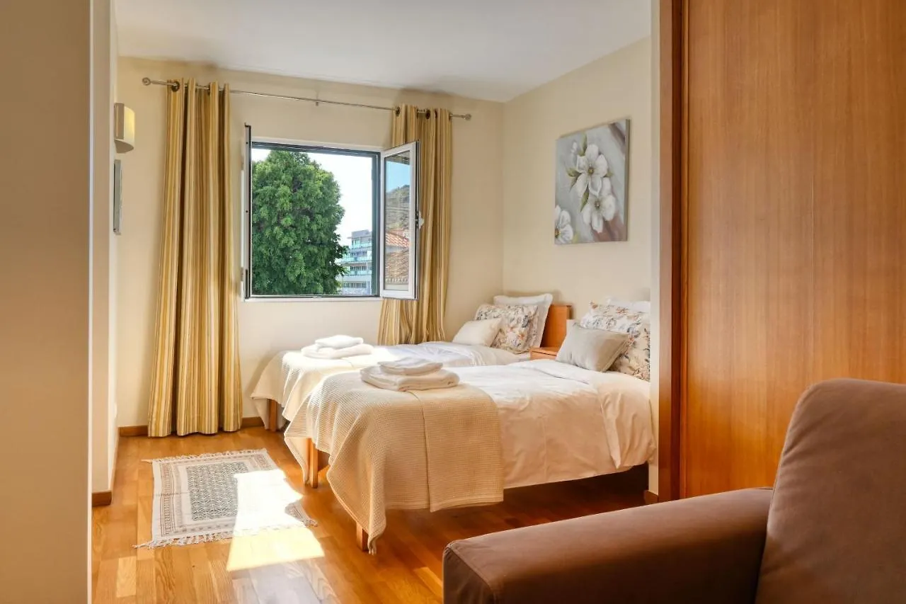 מצ'יקו Largo Dos Milagres, A Home In Madeira 0*,