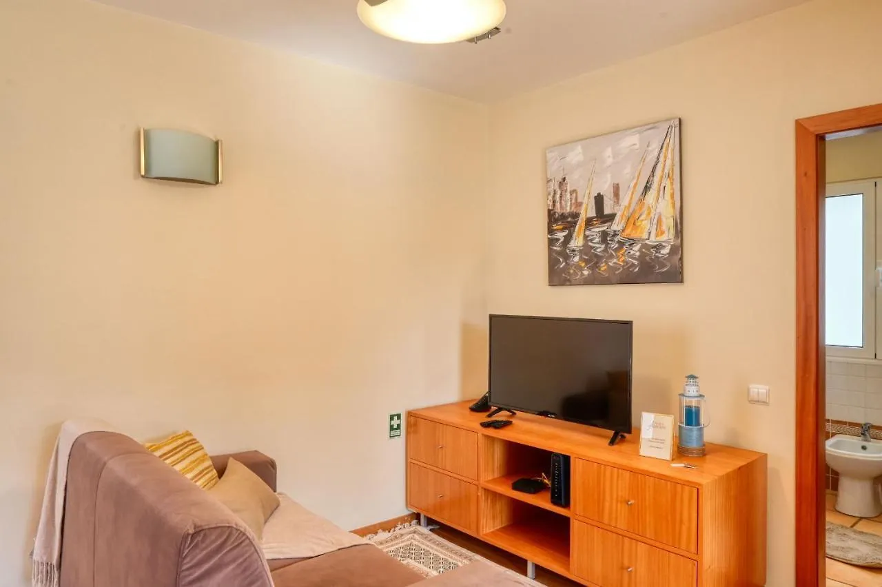 Apartament Largo Dos Milagres, A Home In Madeira Machico